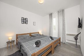 Villa With Private Pool in Baderna