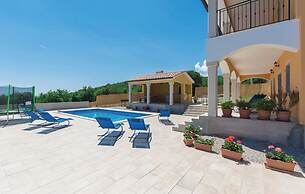 Villa in Skitaca With Pool and Sea Views