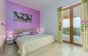 Villa in Skitaca With Pool and Sea Views