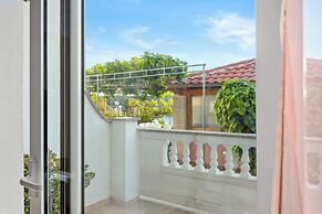 Beautiful Studio Apartment Near Sandy Beaches