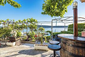 Beautiful Studio Apartment Near Sandy Beaches