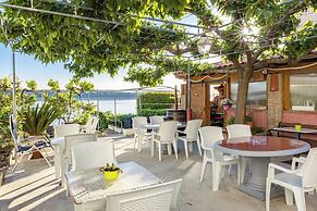 Beautiful Studio Apartment Near Sandy Beaches
