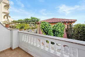 Beautiful Studio Apartment Near Sandy Beaches