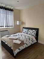 Close Central London 2 bed Flat Sleeps 4