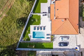 Villa by the Beach in Pula