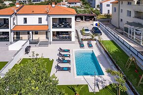 Villa by the Beach in Pula