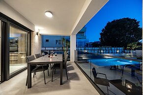 Villa by the Beach in Pula
