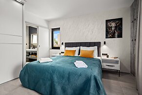 Villa by the Beach in Pula