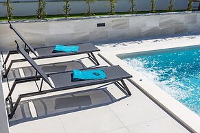 Villa by the Beach in Pula