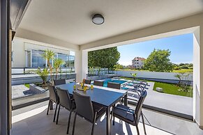 Villa by the Beach in Pula