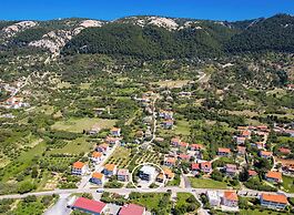Apartment With Shared Garden in Banjol