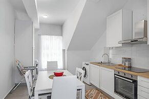 Apartment With Shared Garden in Banjol