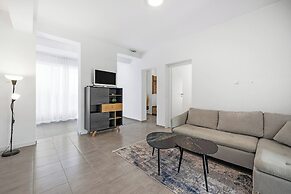 Apartment With Shared Garden in Banjol
