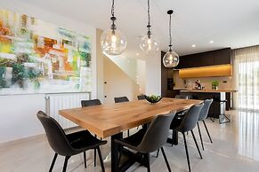 Luxurious Villa in Drenje
