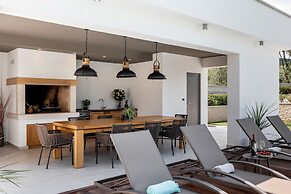Luxurious Villa in Drenje