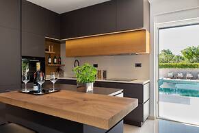 Luxurious Villa in Drenje