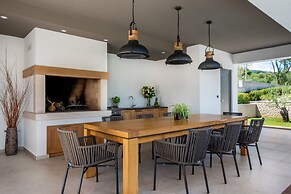 Luxurious Villa in Drenje