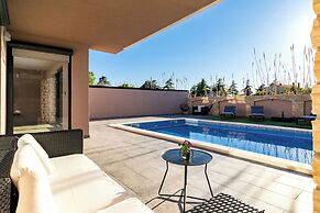 Spacious Villa in Pula With Heated Pool