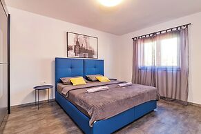 Spacious Villa in Pula With Heated Pool