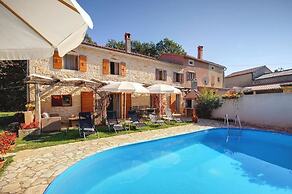 Villa Katherine With Pool and Game Room