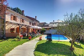 Villa Katherine With Pool and Game Room