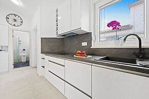 Apartment, 100m From the Beach