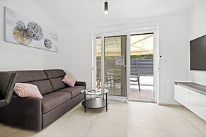 Apartment, 100m From the Beach
