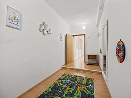 Apartment in Vodnjan With Pool & Jacuzzi