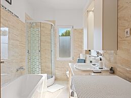 Apartment in Vodnjan With Pool & Jacuzzi