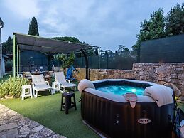 Apartment in Vodnjan With Pool & Jacuzzi