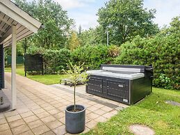 6 Person Holiday Home in Ansager