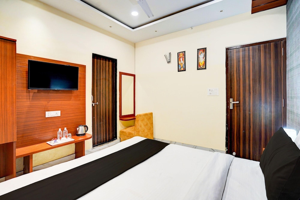 Cozy Stays Near Vishwanath Temple