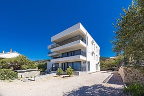 Spacious Apartment With Wonderful sea View