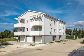 One Bedroom Apartment With Balcony
