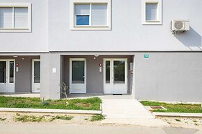 One Bedroom Apartment With Balcony
