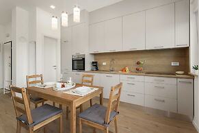 One Bedroom Apartment With Balcony