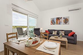 One Bedroom Apartment With Balcony