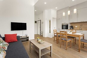 One Bedroom Apartment With Balcony