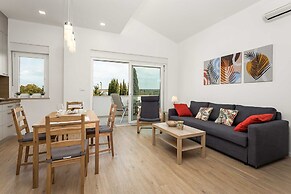 One Bedroom Apartment With Balcony