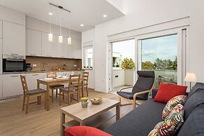 One Bedroom Apartment With Balcony