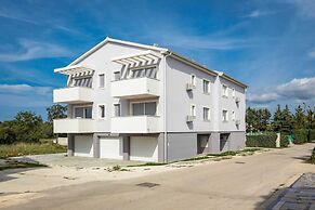 One Bedroom Apartment With Balcony