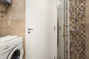 One Bedroom Apartment With Balcony
