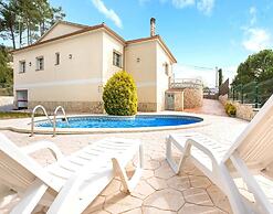 Villa in Lloret de Mar With Private Pool