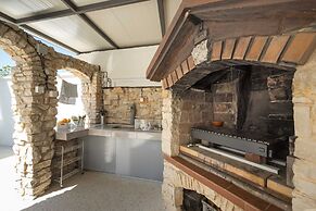 Villa in Gajana With Heated Pool