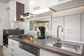 Villa in Gajana With Heated Pool