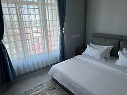 EASTERN CITY APARTMENTS