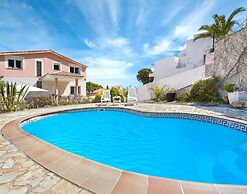 Villa in Lloret de Mar With Private Pool