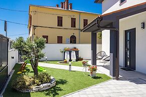 Villa With Pool, Jacuzzi, Table Tennis