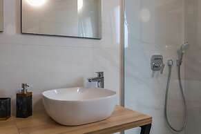 Villa With Pool, Jacuzzi, Table Tennis