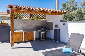 Villa With Pool, Jacuzzi, Table Tennis